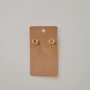 1 pair Gold-plated Metal textured C design Hoop minimalist simple earrings